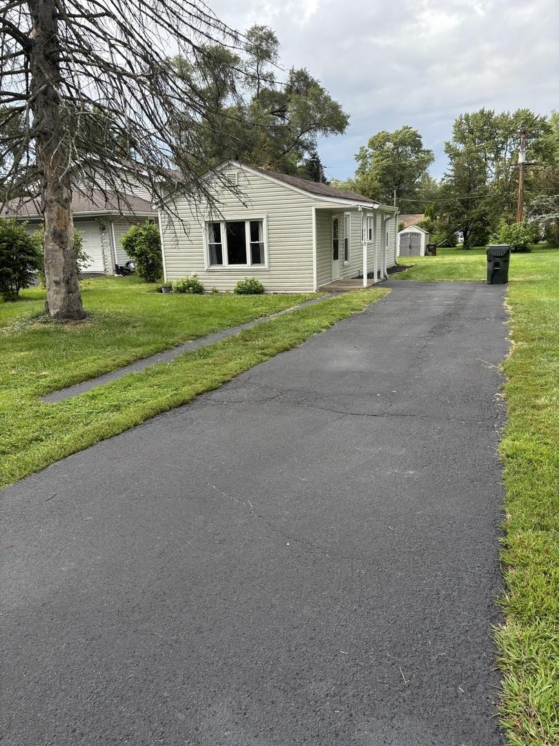 1110 174th St., East Hazel Crest, IL 60429