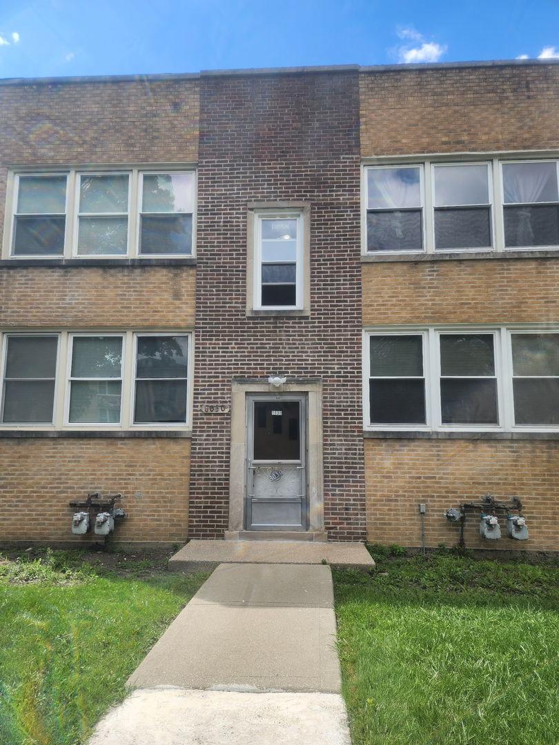 8030 N Kenton Ave. #2A, Skokie, IL 60076