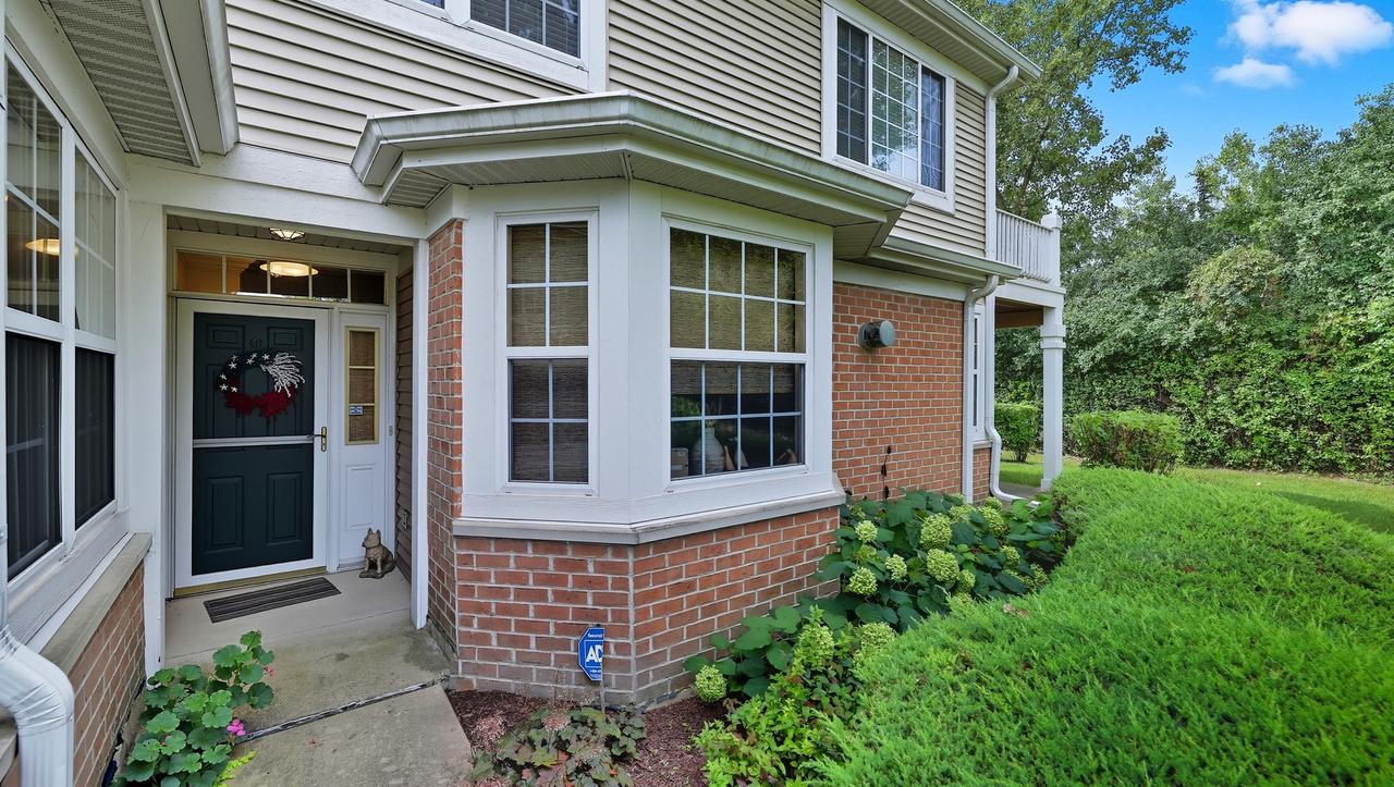 2550 Camberley Cir. #5-810, Westchester, IL 60154