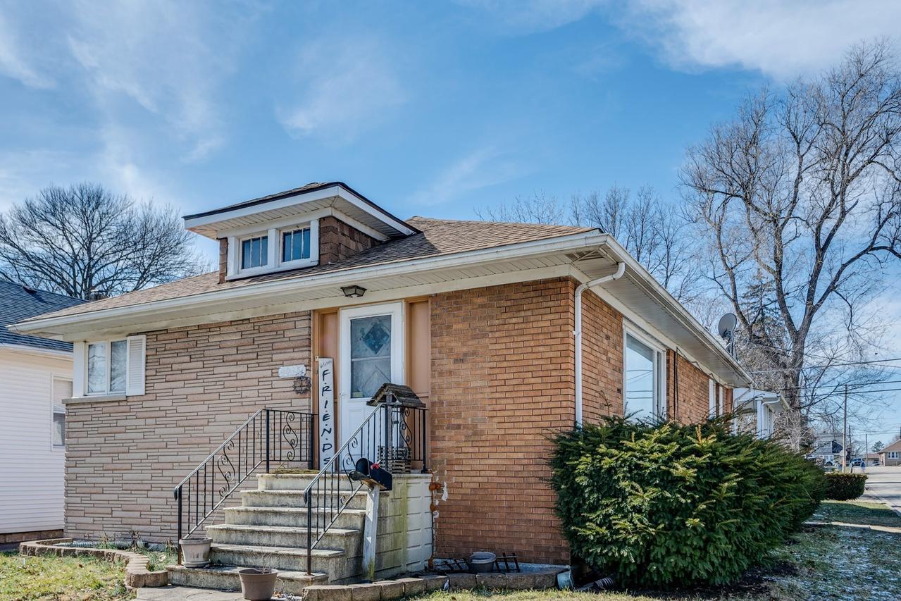 1035 N William St., Joliet, IL 60435
