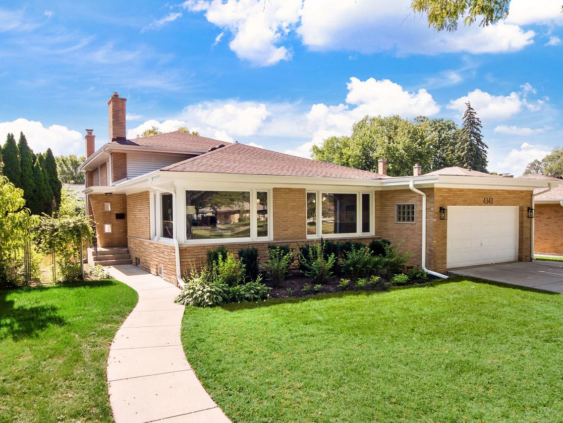 4343 Davis Ave., Skokie, IL 60076