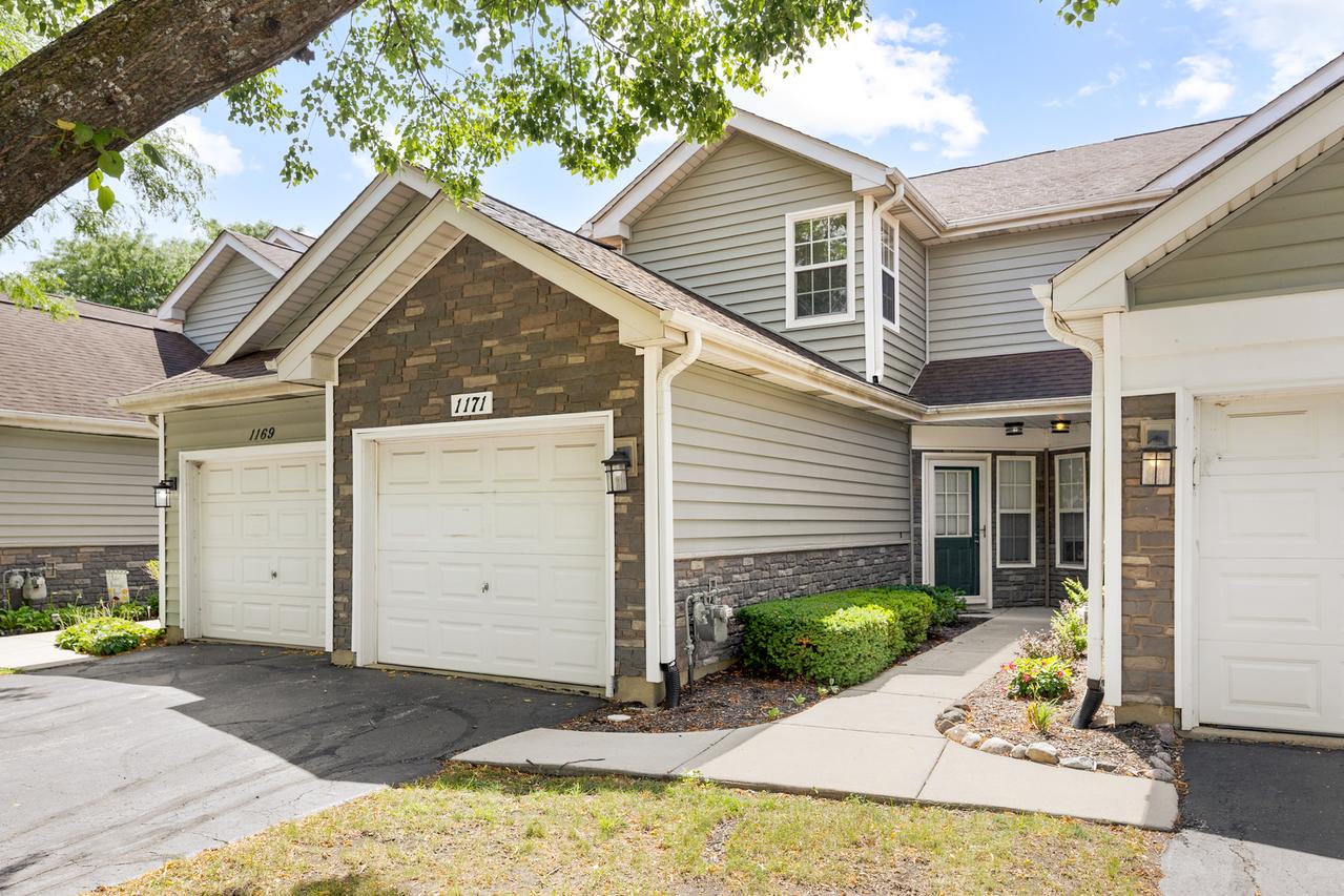 1171 Regency Dr., Schaumburg, IL 60193
