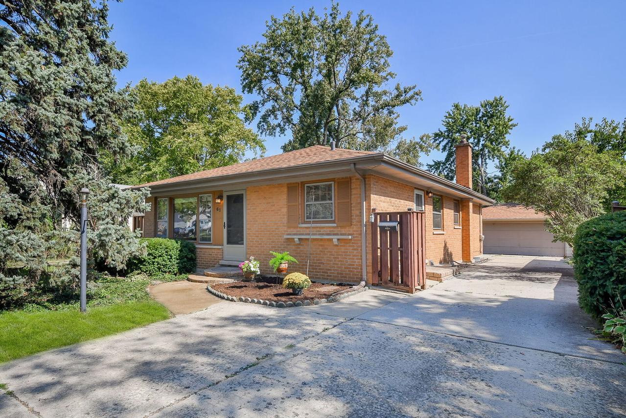61 Grove Ave., Glen Ellyn, IL 60137