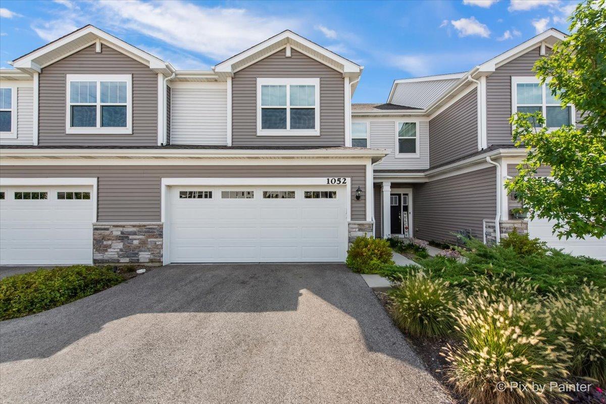 1052 Moraine Dr., South Elgin, IL 60177