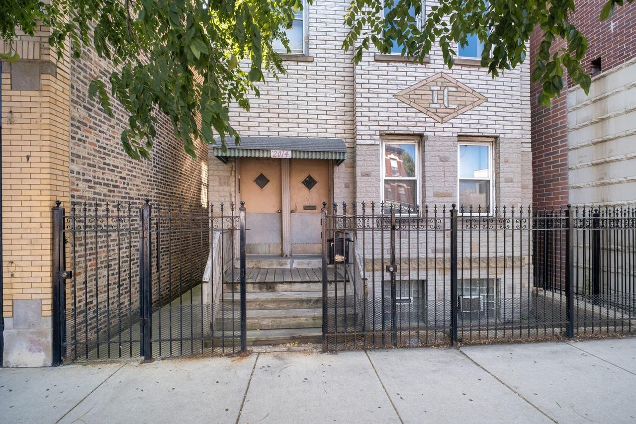 2014 N Western Ave., Chicago, IL 60647