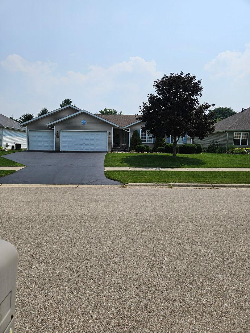 3045 Derbyshire Dr., Machesney Park, IL 61115