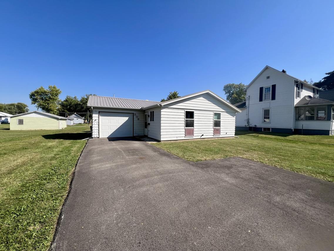 508 W Lincoln St., Hoopeston, IL 60942