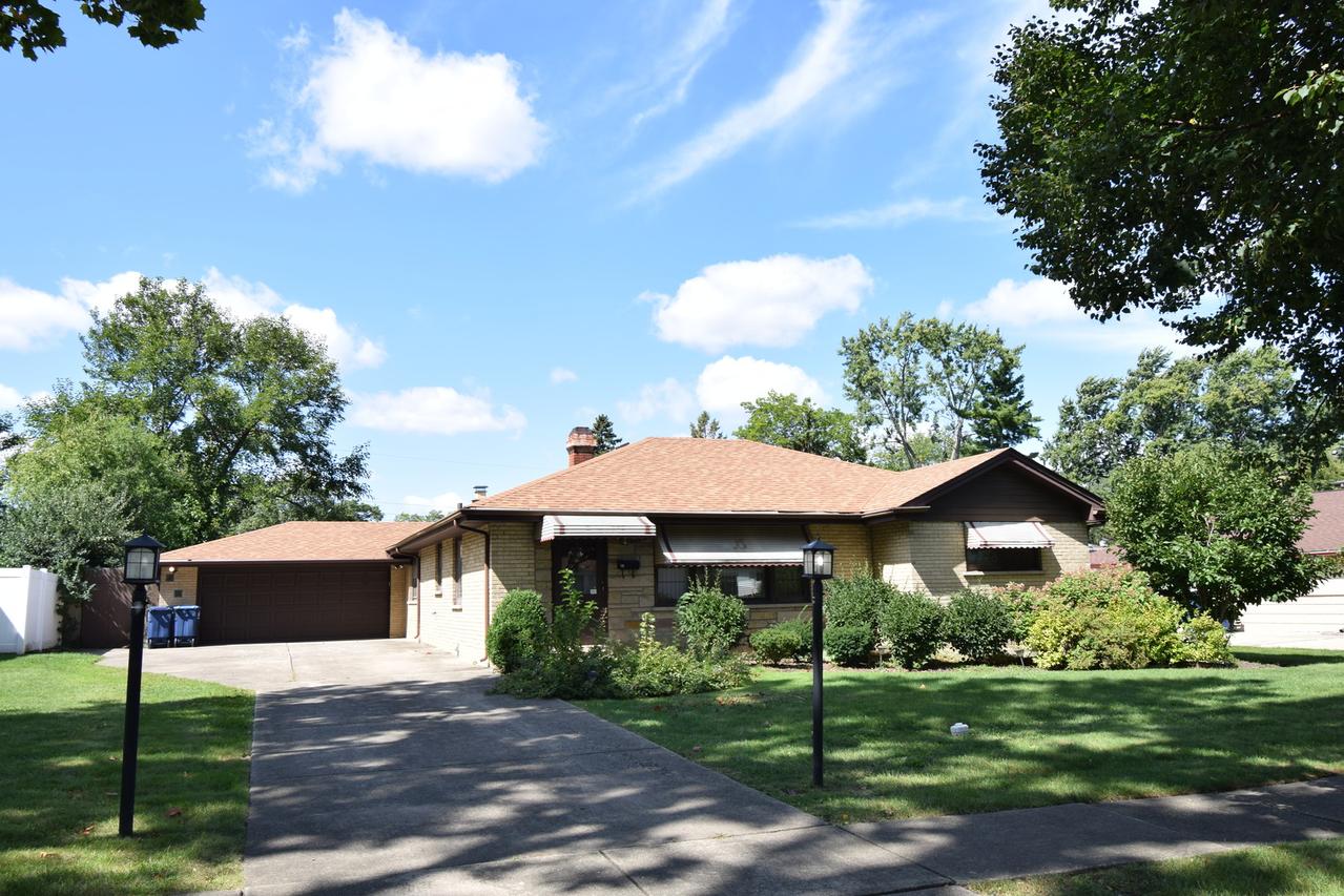 1114 Hewitt Dr., Des Plaines, IL 60016