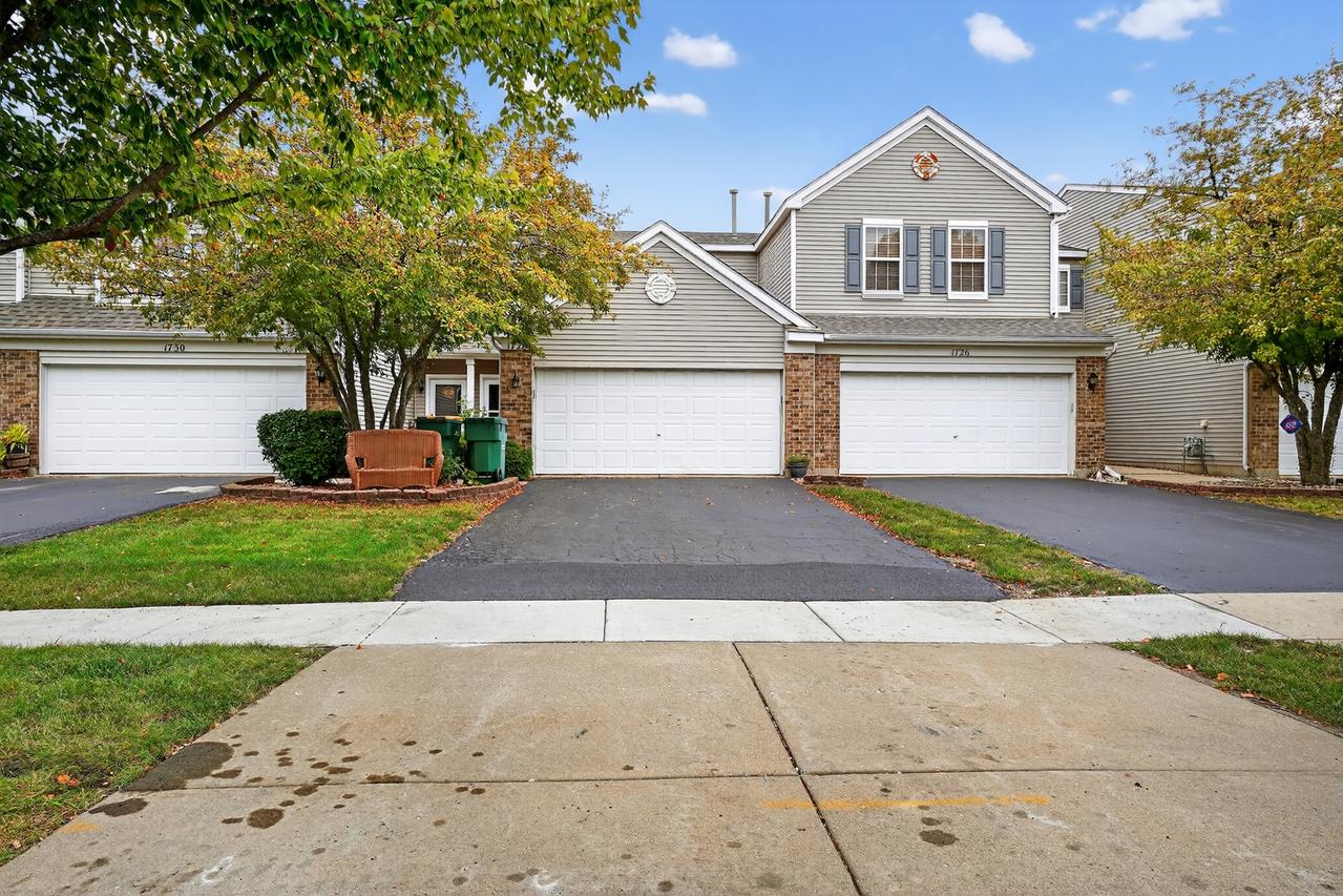 1728 Parkside Dr. #2, Shorewood, IL 60404