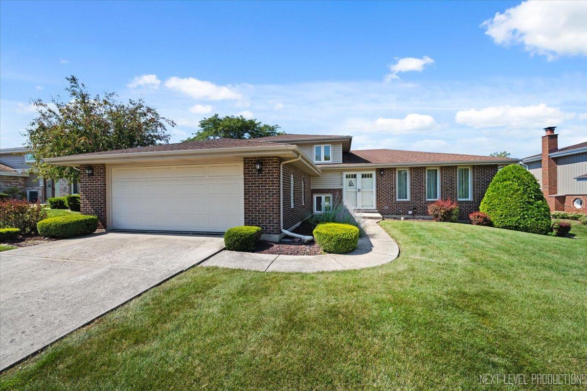 17418 Avon Ln., Tinley Park, IL 60487