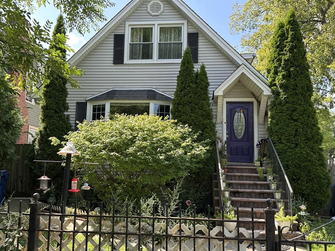 1940 Dodge Ave., Evanston, IL 60201