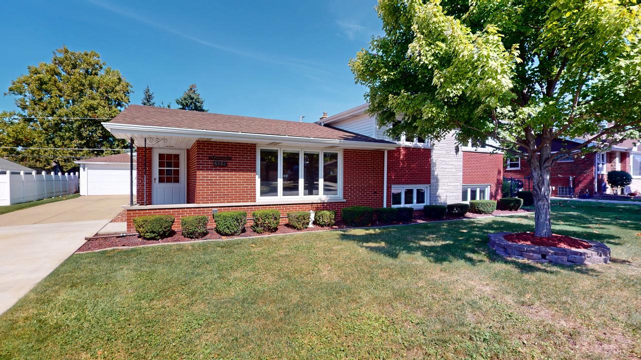 6442 W 88th St., Oak Lawn, IL 60453