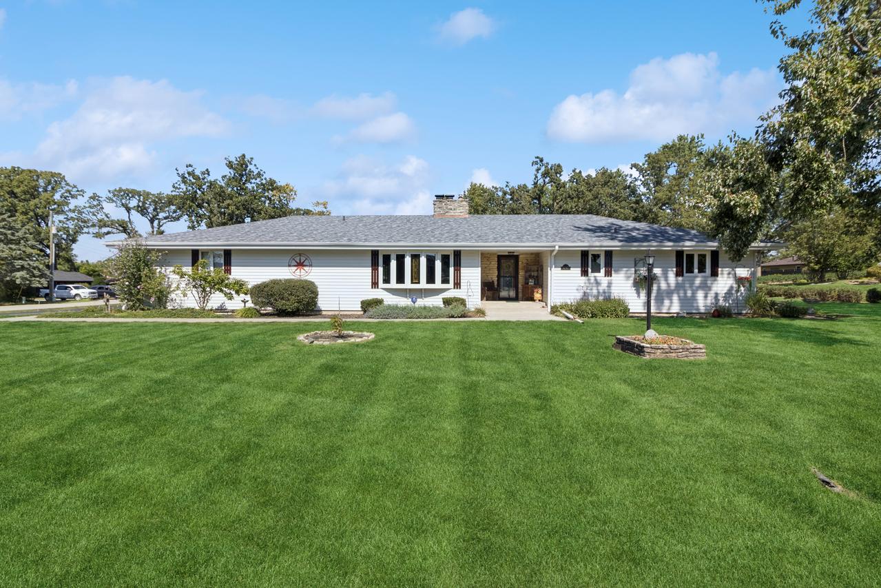 16240 W Diane Way, Manhattan, IL 60442