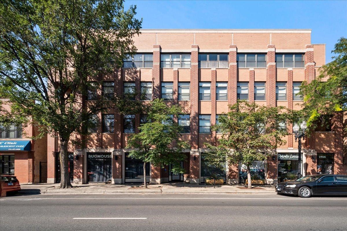 1908 W Irving Park Rd. #304, Chicago, IL 60613