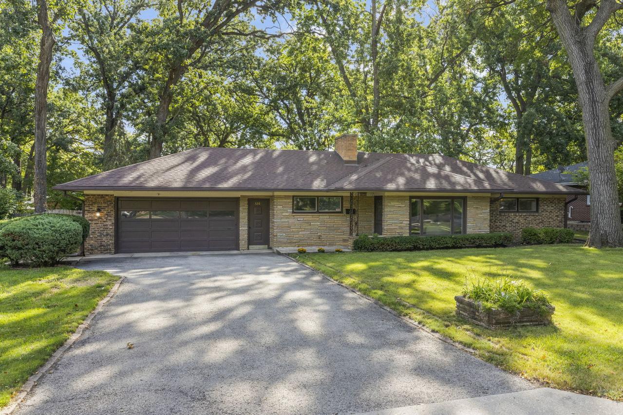 326 Dwight Ave., Joliet, IL 60436