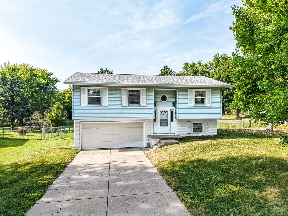 2124 Middlebury Rd., Freeport, IL 61032