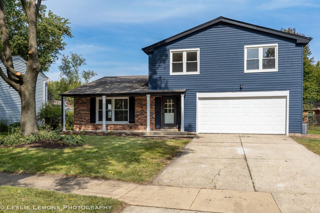 1425 Stonegate Rd., Naperville, IL 60540