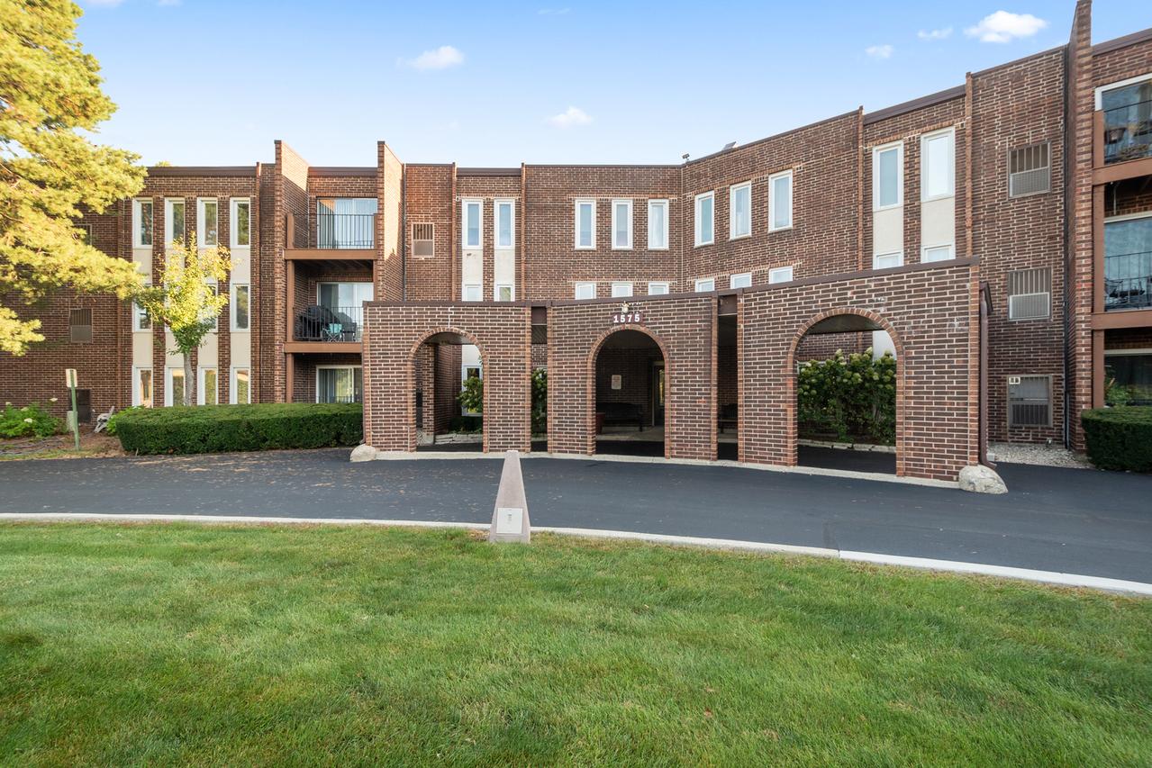 1575 Sandpebble Dr. #336, Wheeling, IL 60090