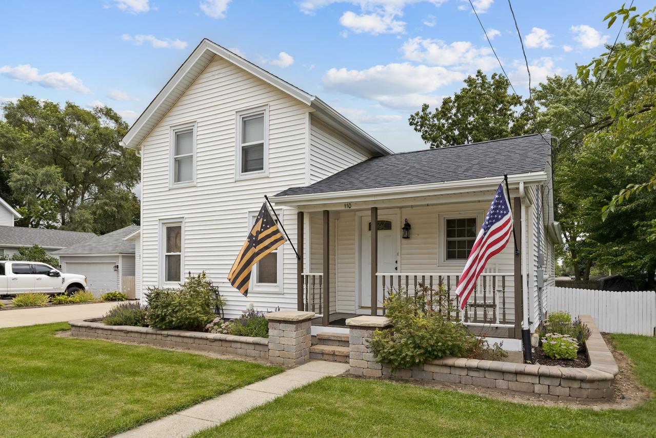 110 N State St., Poplar Grove, IL 61065