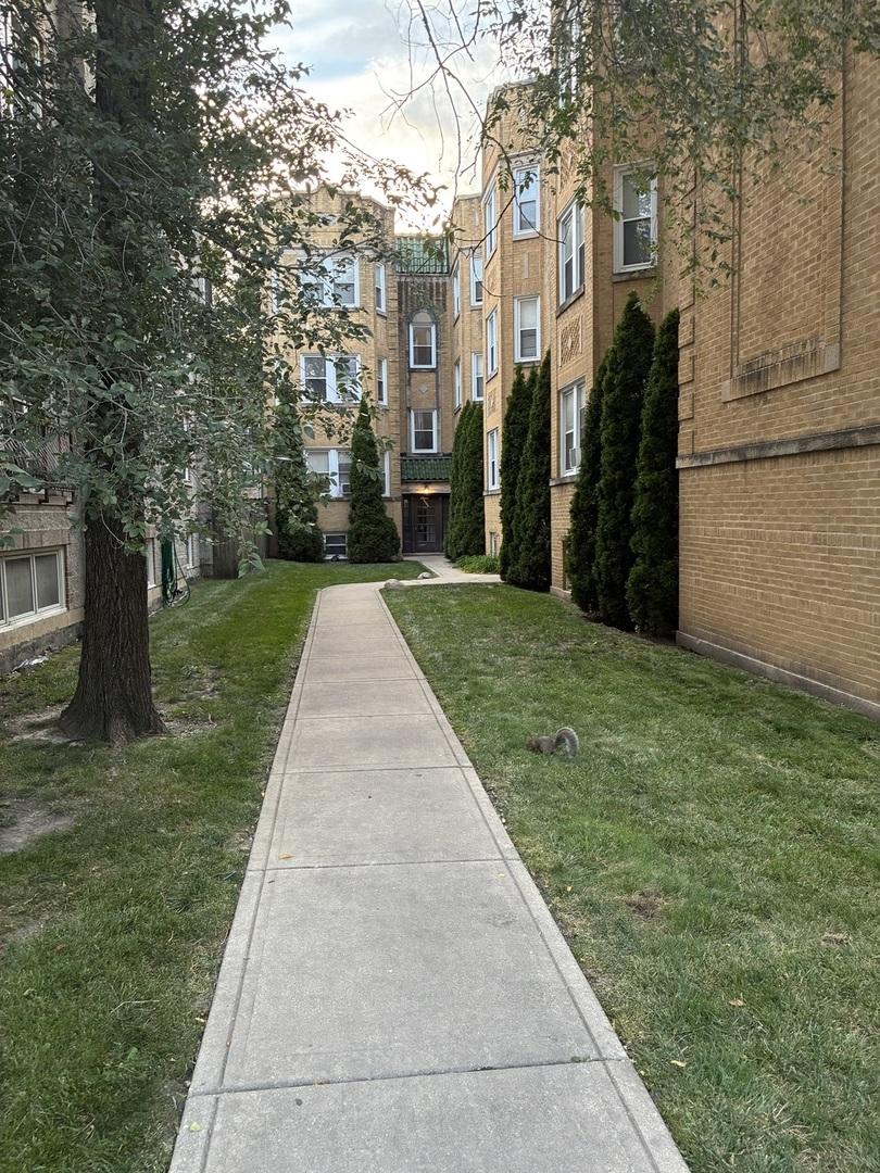 6508 N Richmond St. #1D, Chicago, IL 60645