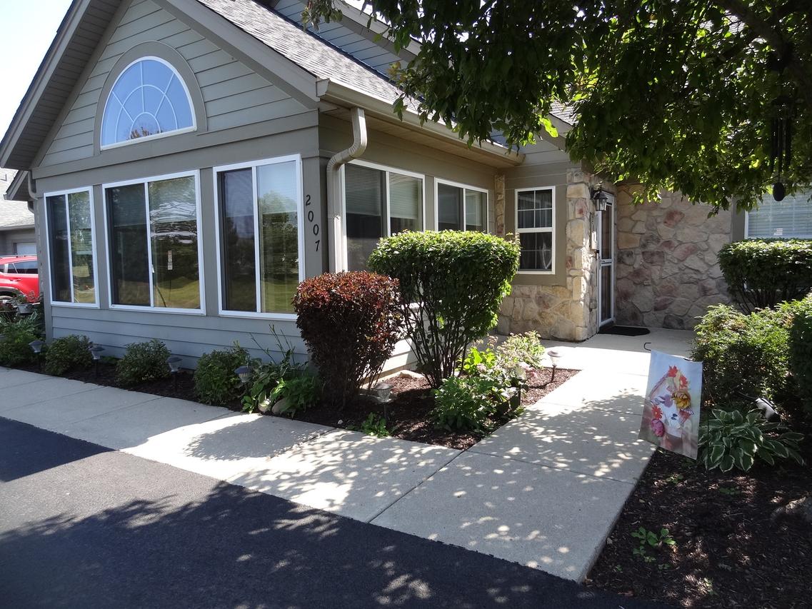 2007 Olmstead Dr., Woodstock, IL 60098