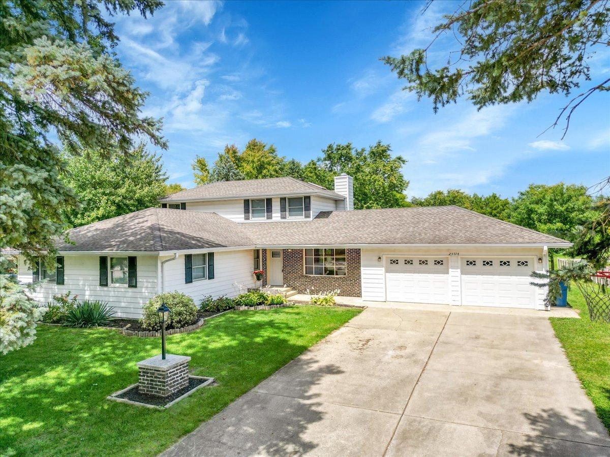 25734 W Hickory Ct., Minooka, IL 60447