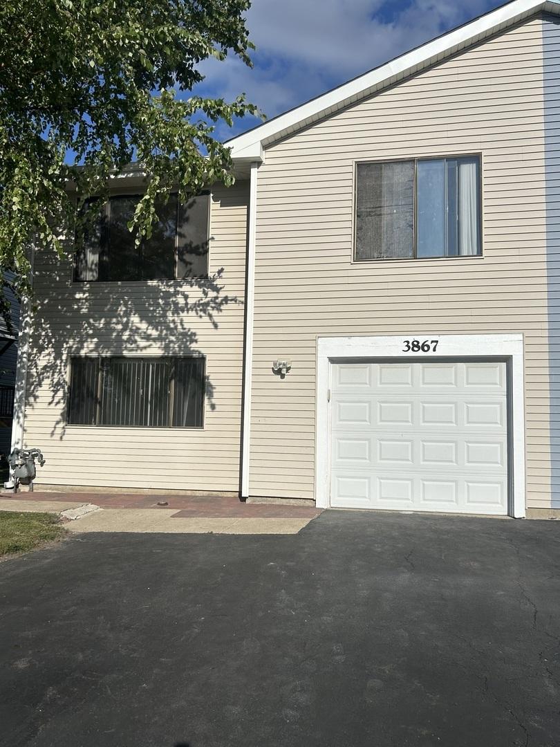 3867 Springlake Dr., Hanover Park, IL 60133