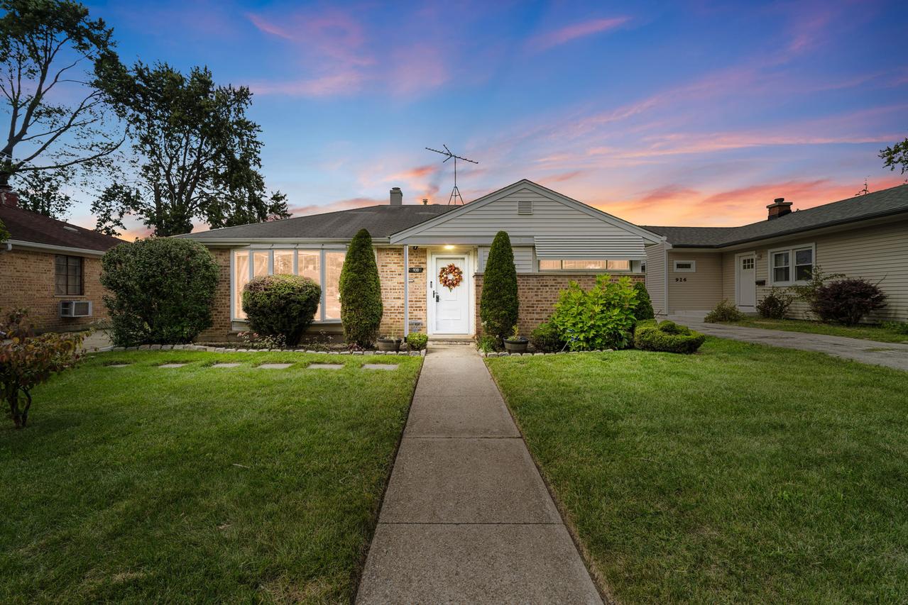 930 S 3rd Ave., Des Plaines, IL 60016