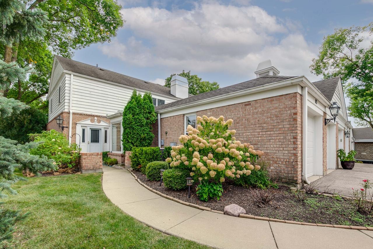 113 Rivershire Ln., Lincolnshire, IL 60069