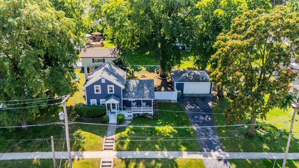 606 Porter St., Lemont, IL 60439
