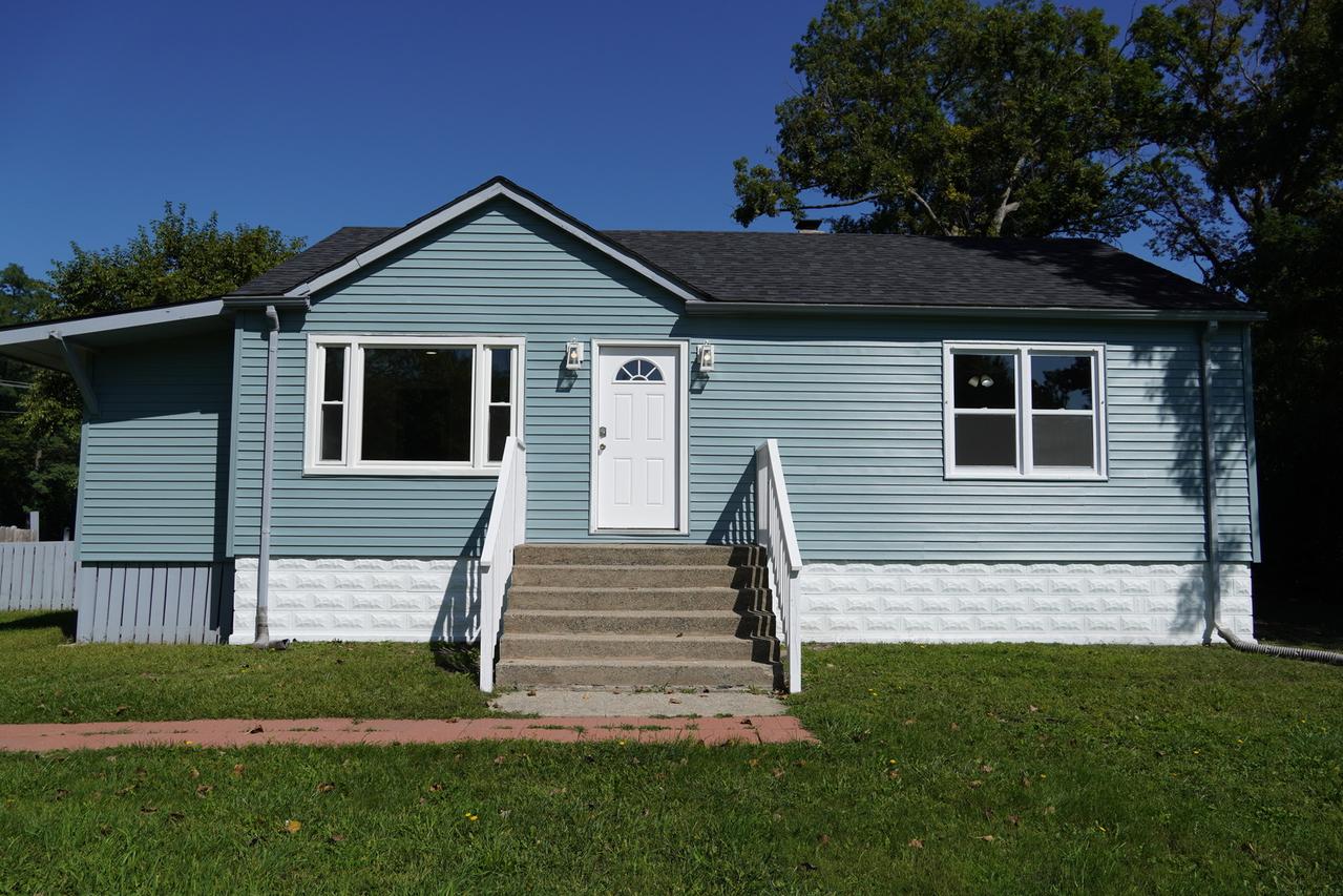 123 N Glenwood Ave., Glenwood, IL 60425