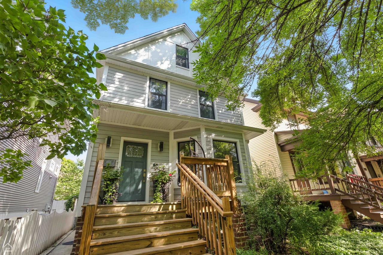 4853 N Leavitt St., Chicago, IL 60625