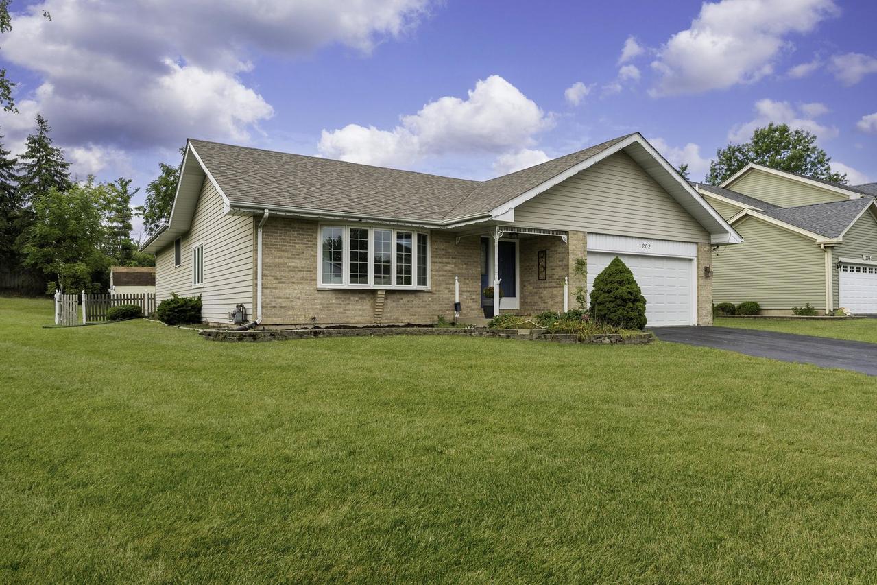1202 Tracie Dr., Lake Zurich, IL 60047