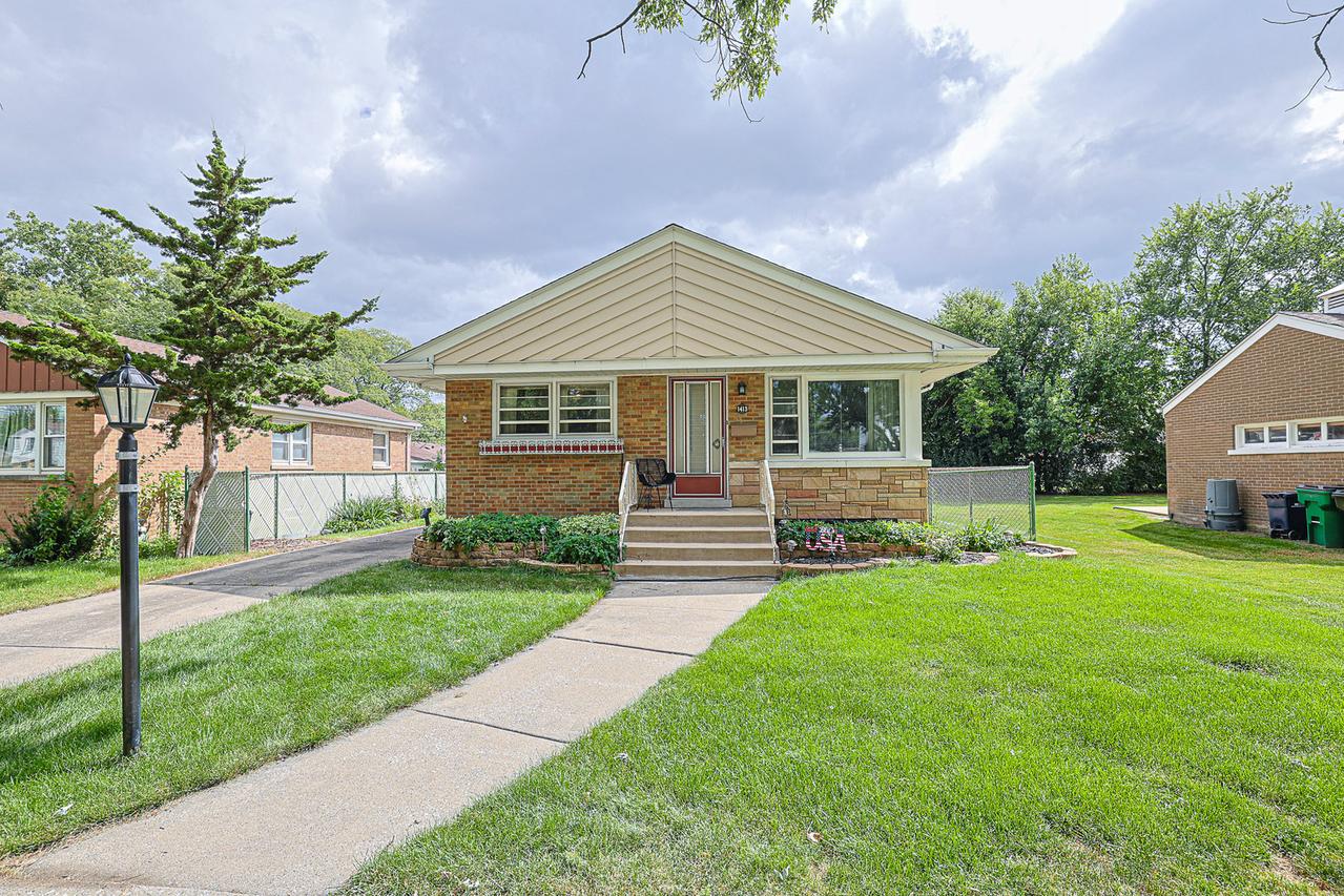 1413 Highridge Pkwy., Westchester, IL 60154