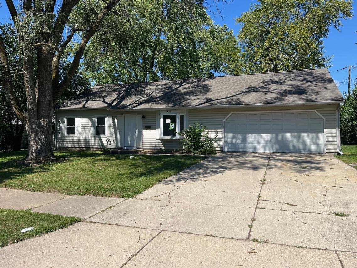 929 Southbridge Dr., Aurora, IL 60506
