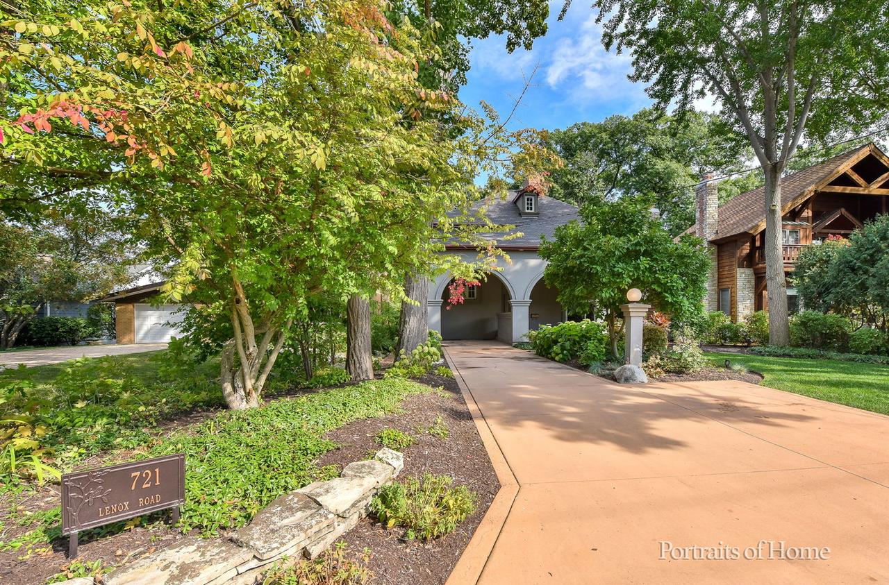 721 Lenox Rd., Glen Ellyn, IL 60137