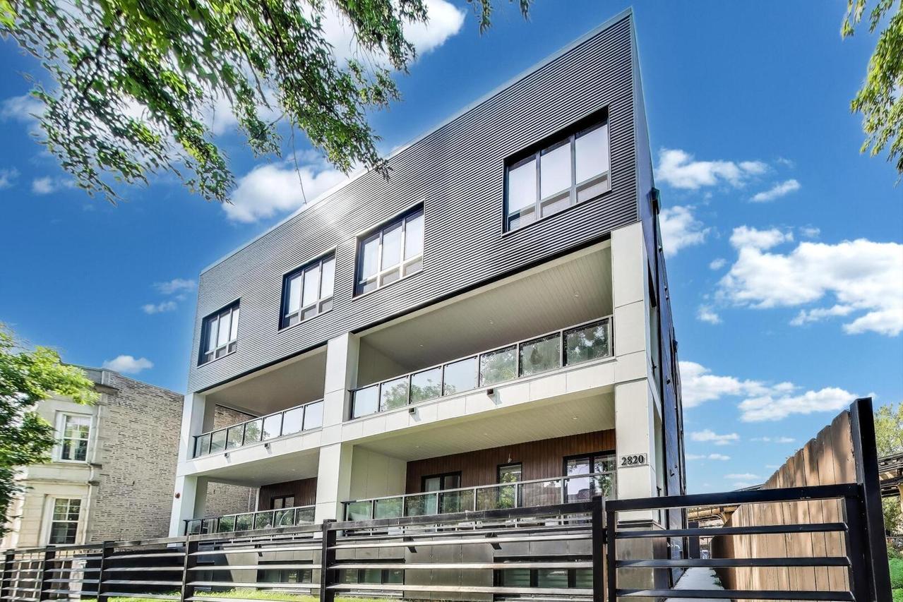 2820 W Lyndale St. #2N, Chicago, IL 60647