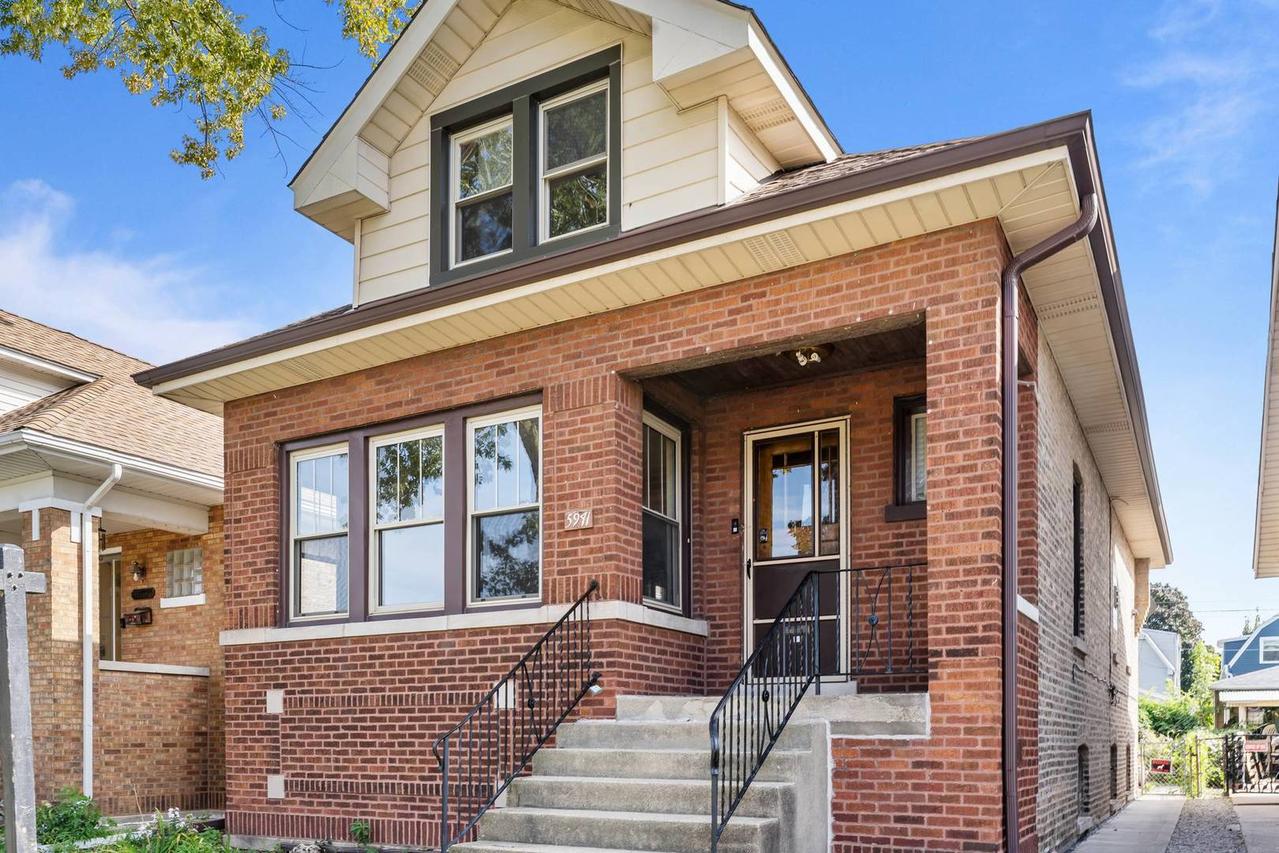 5941 W Waveland Ave., Chicago, IL 60634