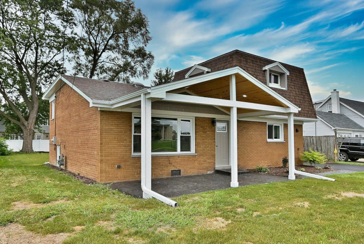 8218 Linder Ave., Burbank, IL 60459
