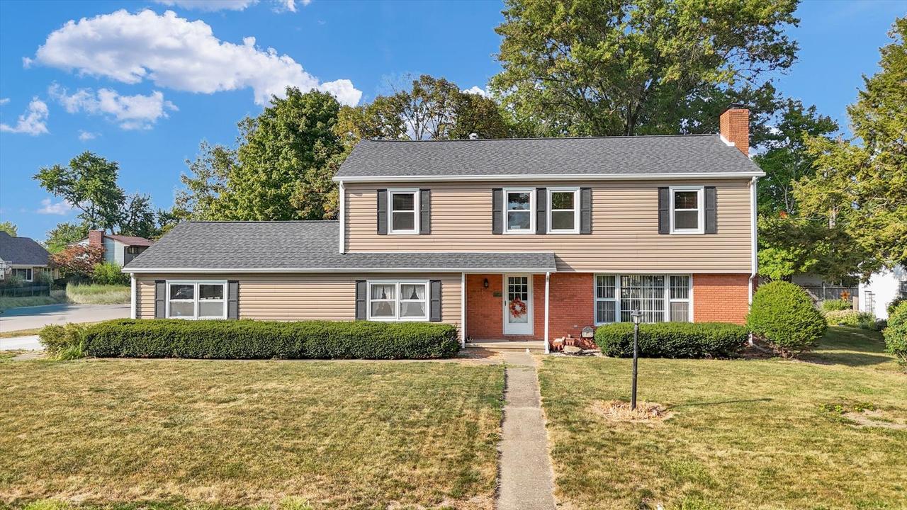 110 Holiday Dr., Tuscola, IL 61953