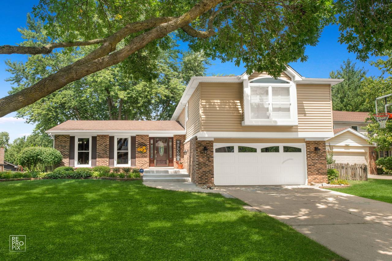 2854 Saint Anton Ct., Lisle, IL 60532
