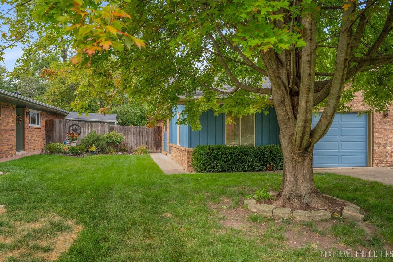 305 S Jackson St., Batavia, IL 60510