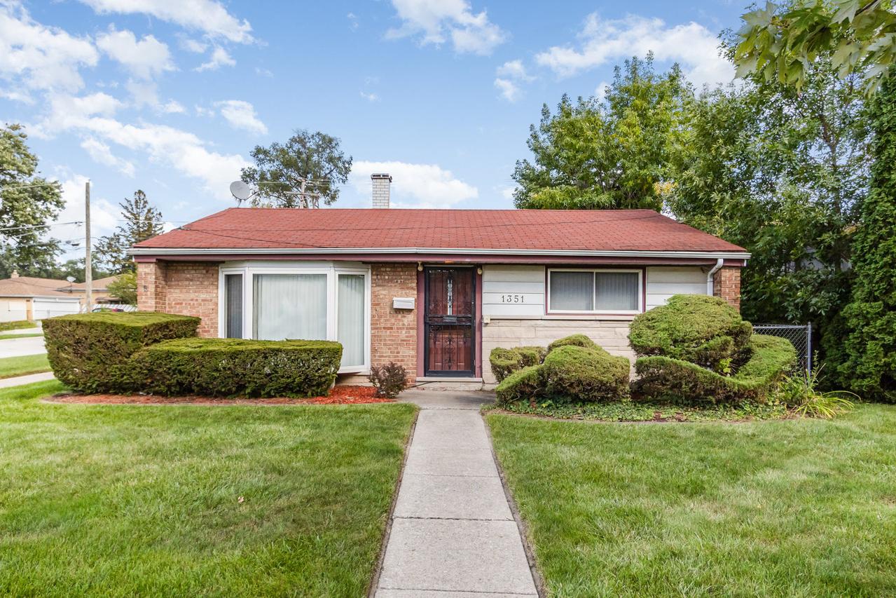 1351 Gordon Ave., Calumet City, IL 60409