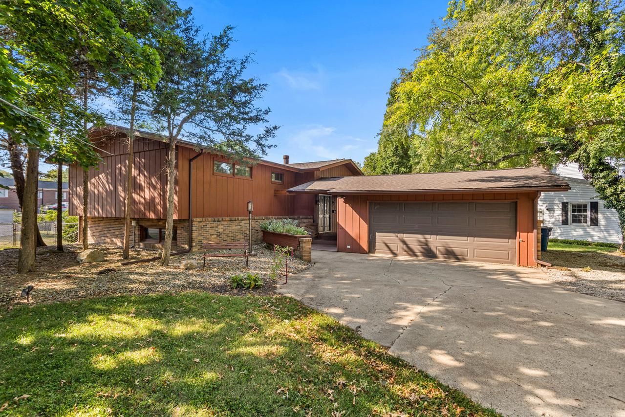 105 Lone Beech Rd., Monticello, IL 61856