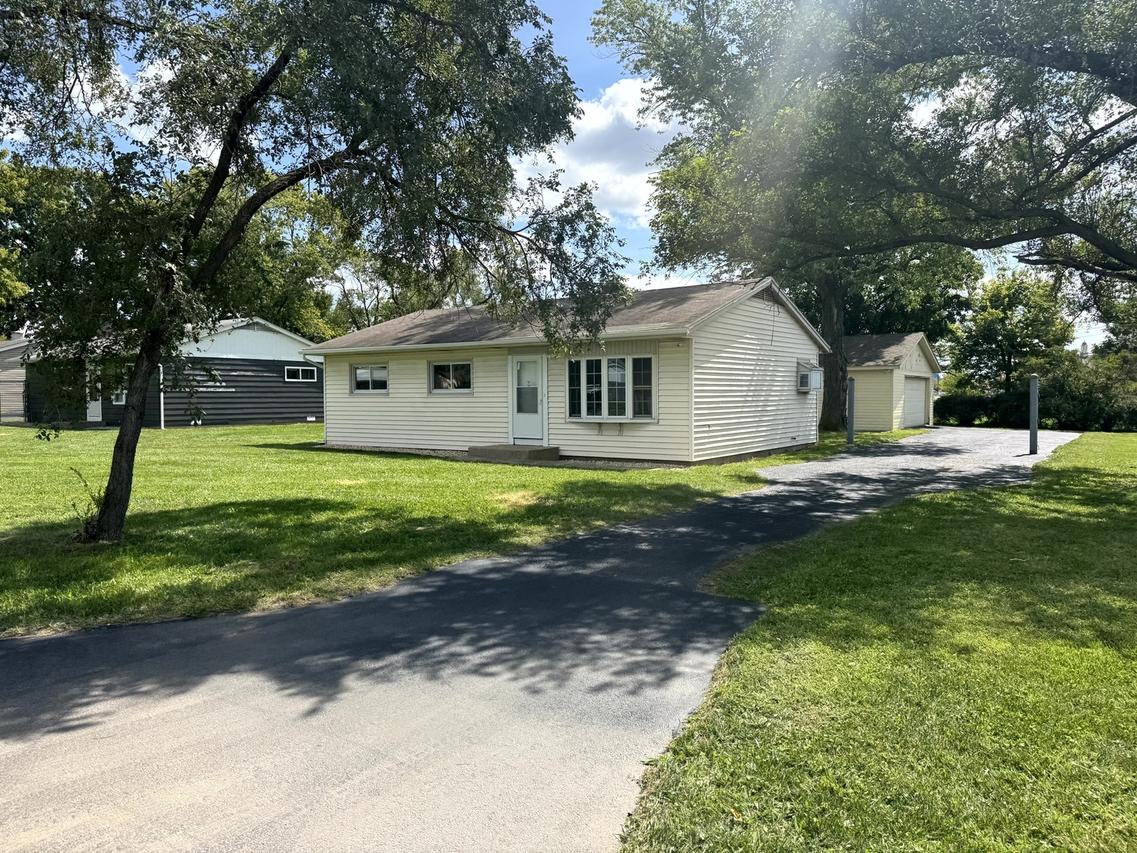 2330 Brentwood Ave., Montgomery, IL 60538