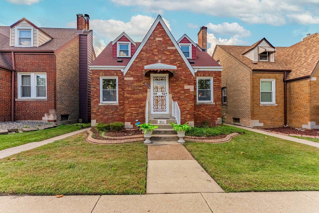 9114 S Luella Ave., Chicago, IL 60617