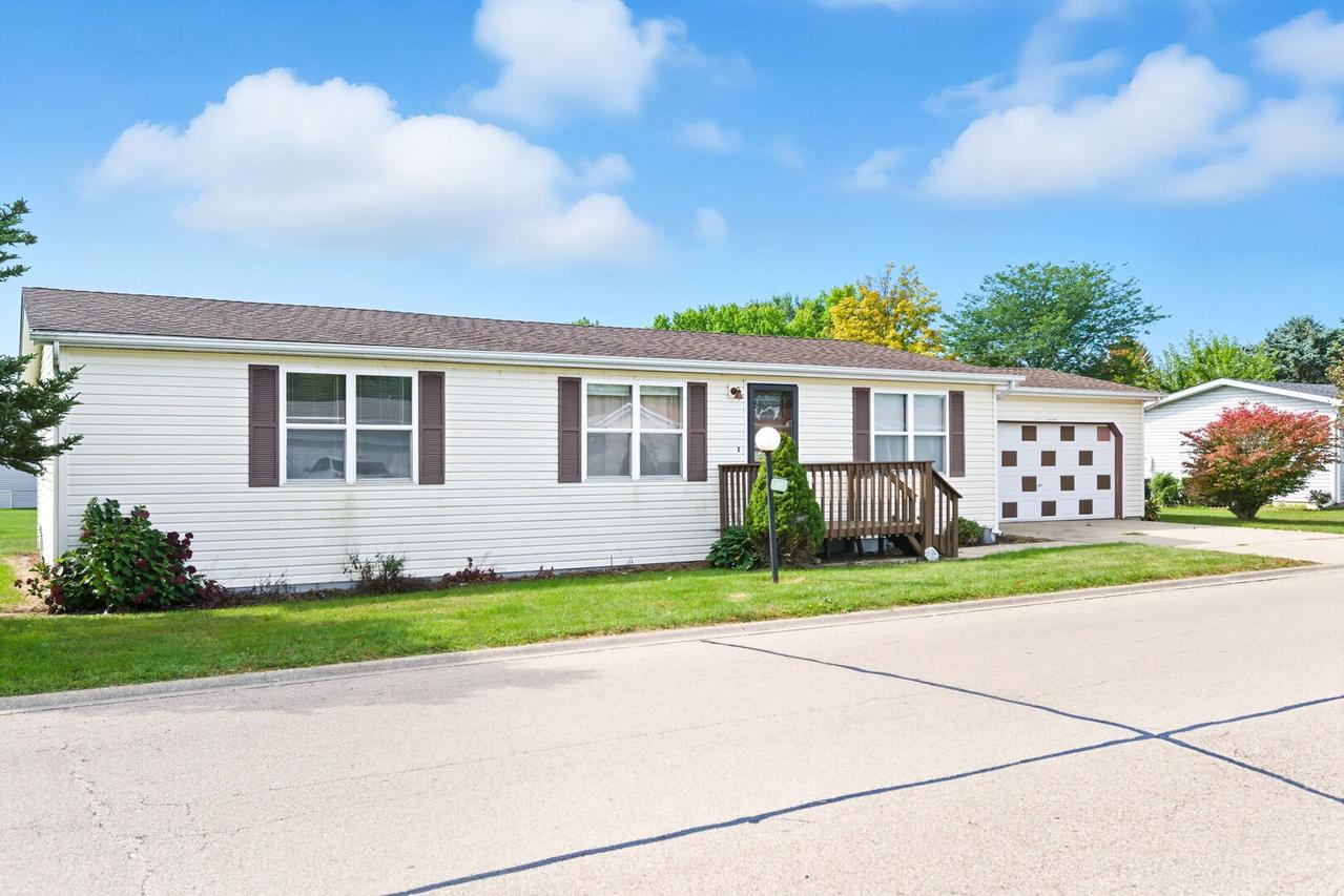 219 Meadowlark Ln., Sandwich, IL 60548