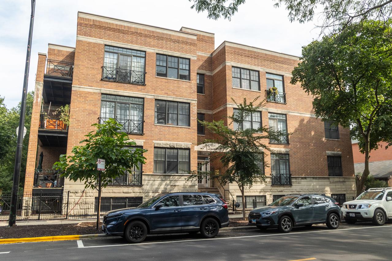 1324 W Pratt Blvd. #1W, Chicago, IL 60626