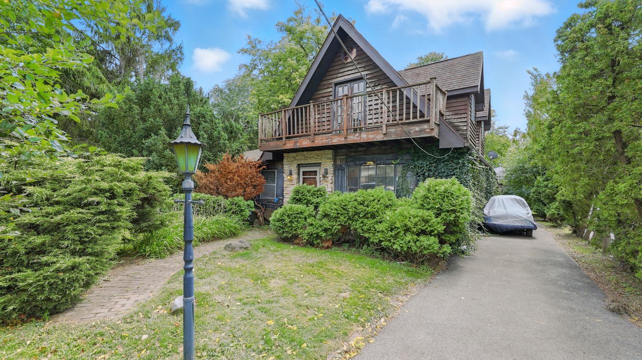 27 Maple Ave., Lake Zurich, IL 60047