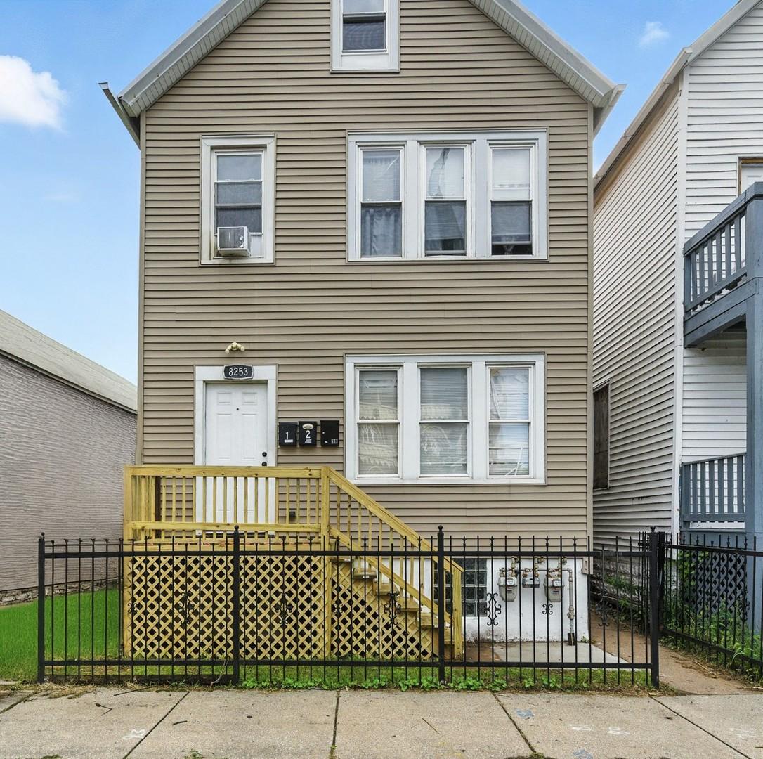 8253 S Brandon Ave., Chicago, IL 60617
